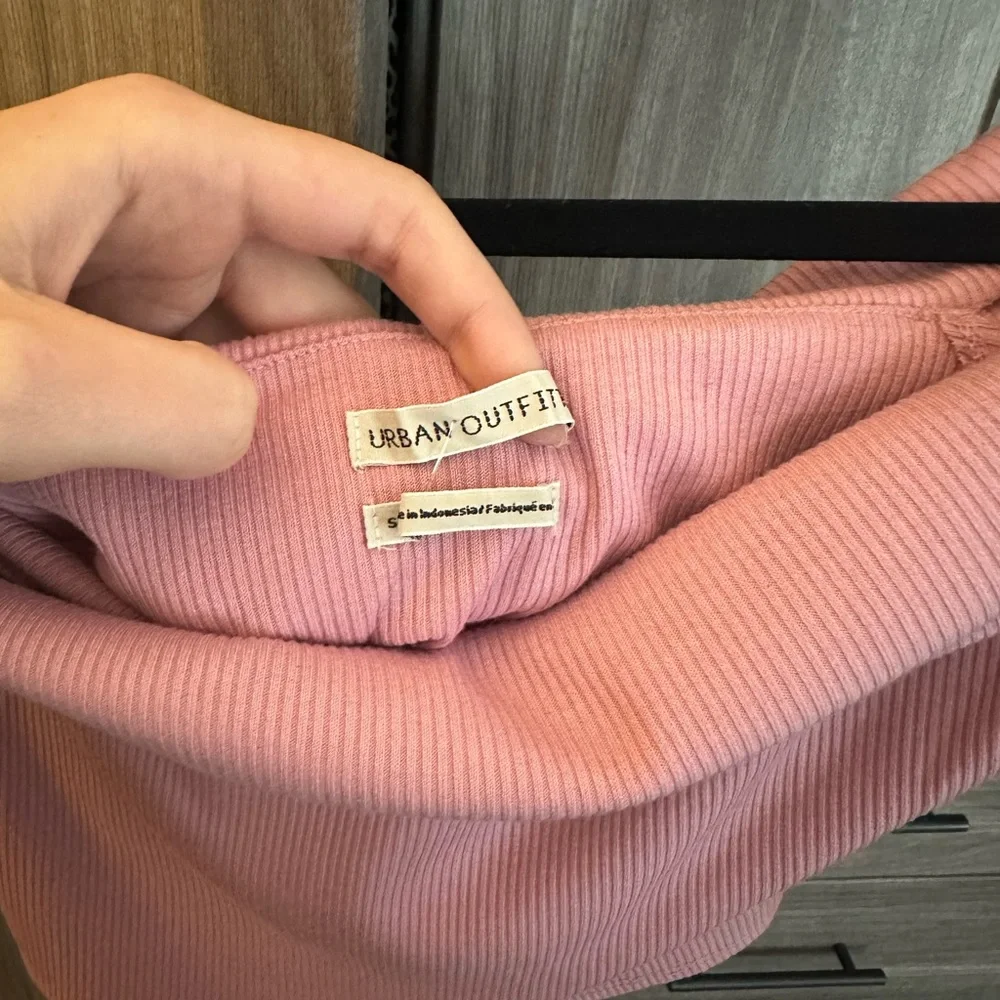 NWT Urban Outfitters Off the Shoulder Ribbed Crop Top - Picture 5 of 7